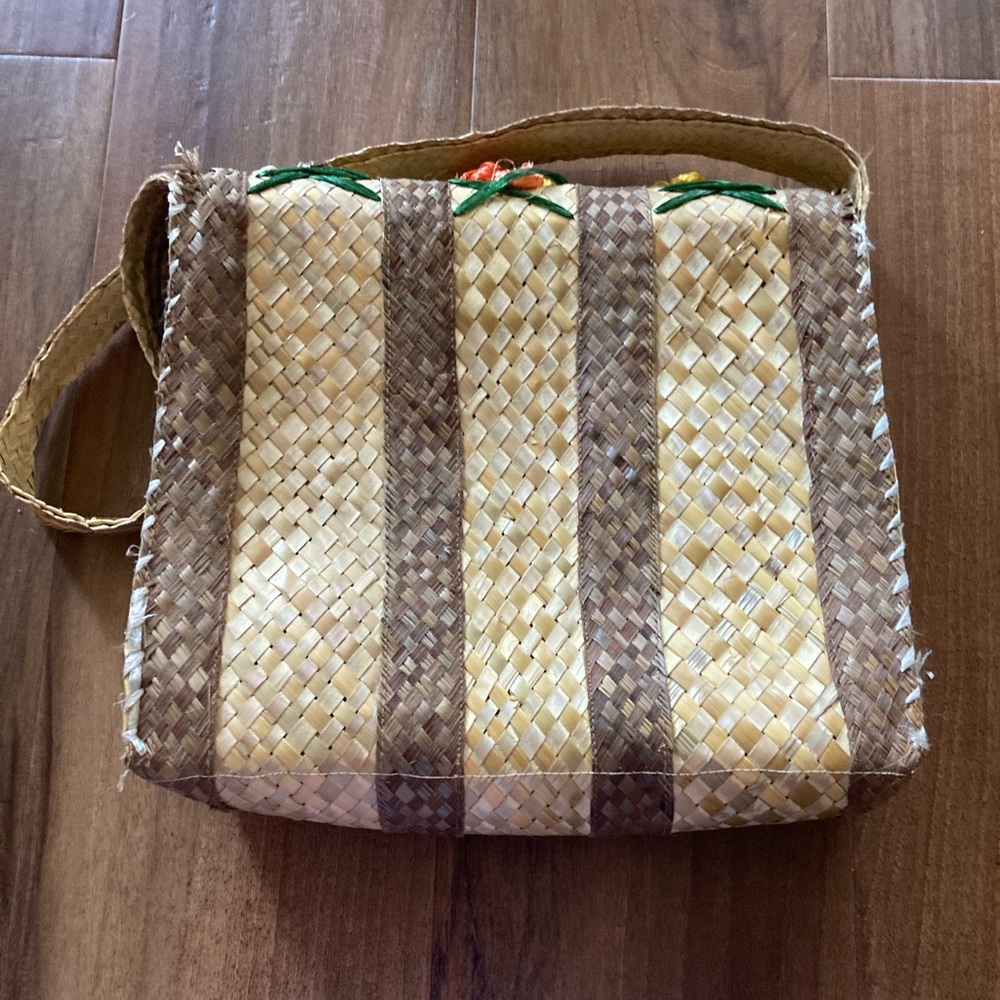 Vintage Woven Wicker Straw Raffia Floral Bag - Picture 4 of 5